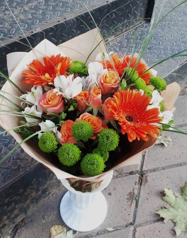 Букет цветов из: Герберы, Хризантемы, Альстромерии и Розы в Высоком Мурманская область