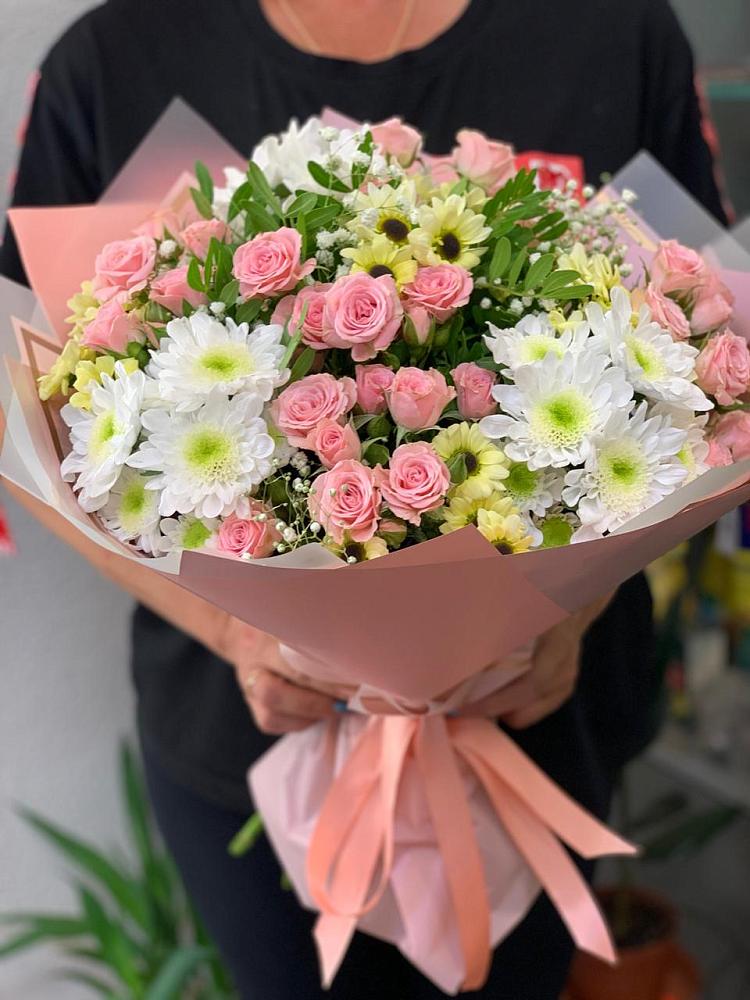 Букет цветов из: Розы и Хризантемы в Высоком Мурманская область