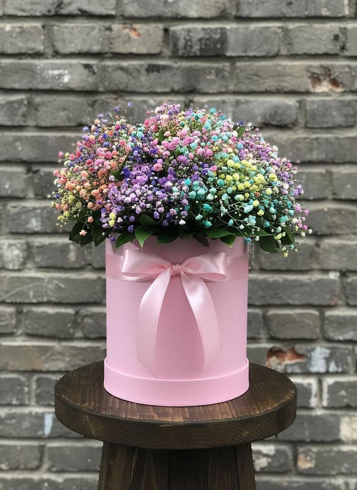 Цветочная композиция из Гипсофила и Розы в шляпной коробке в Высоком Мурманская область