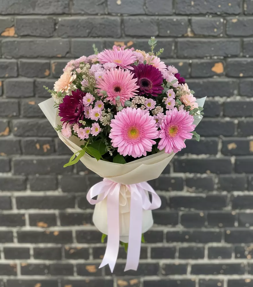 Букет цветов из: Герберы и Хризантемы в Высоком Мурманская область