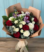 Букет цветов из:  Розы и Альстромерии в Высоком Мурманская область