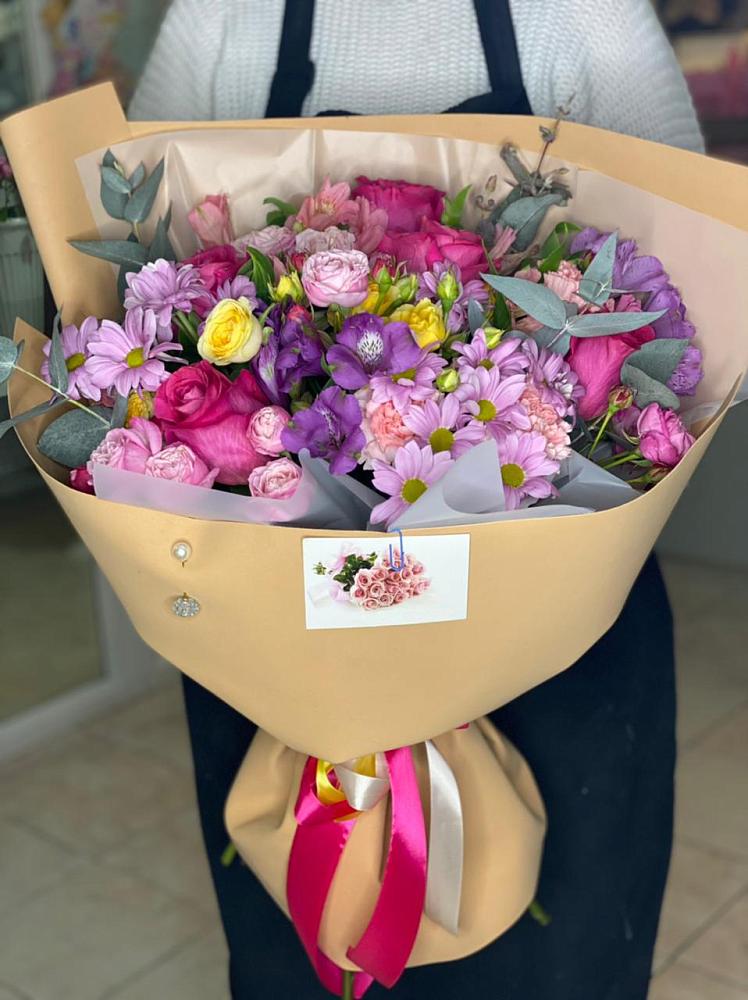 Букет цветов из: Хризантемы, Гвоздики и Альстромерии в Высоком Мурманская область