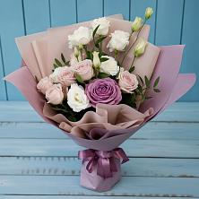 Букет цветов из:  Розы и Лизиантусы в Высоком Мурманская область