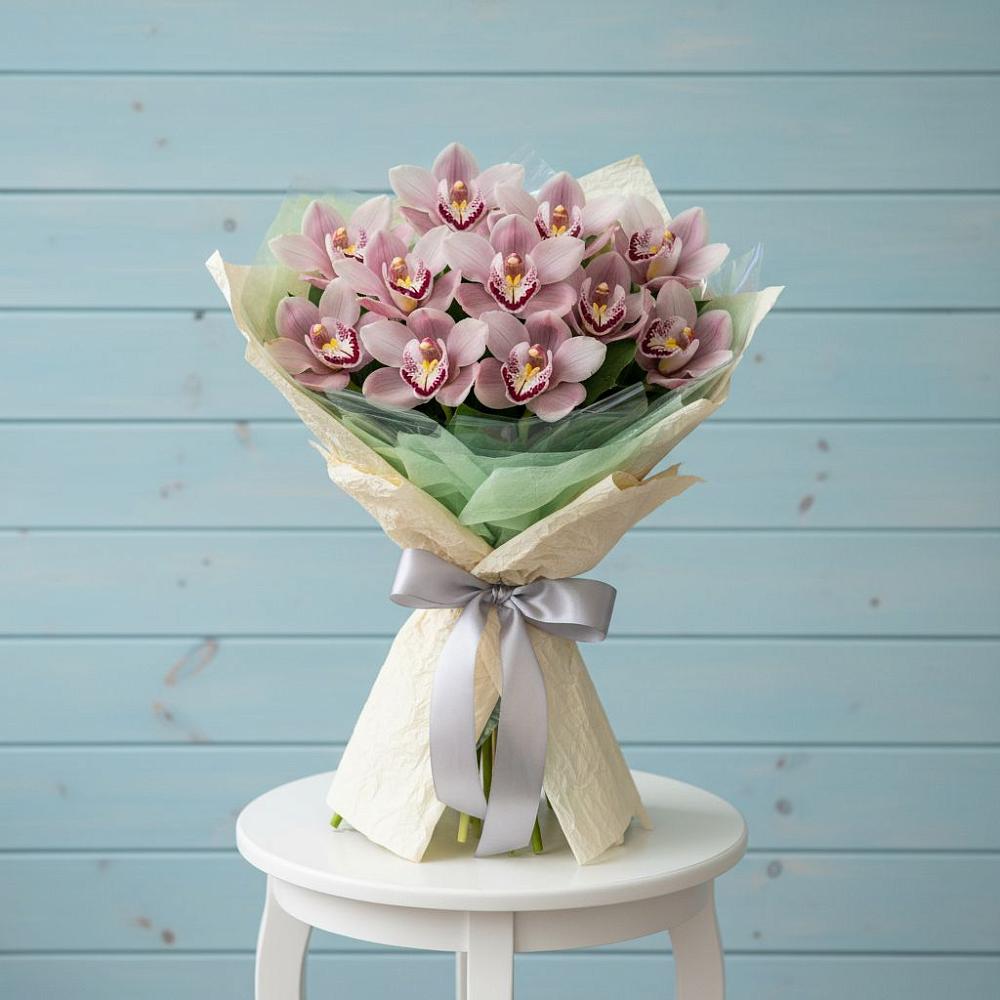 Букет цветов из: Орхидеи и Розы в Высоком Мурманская область