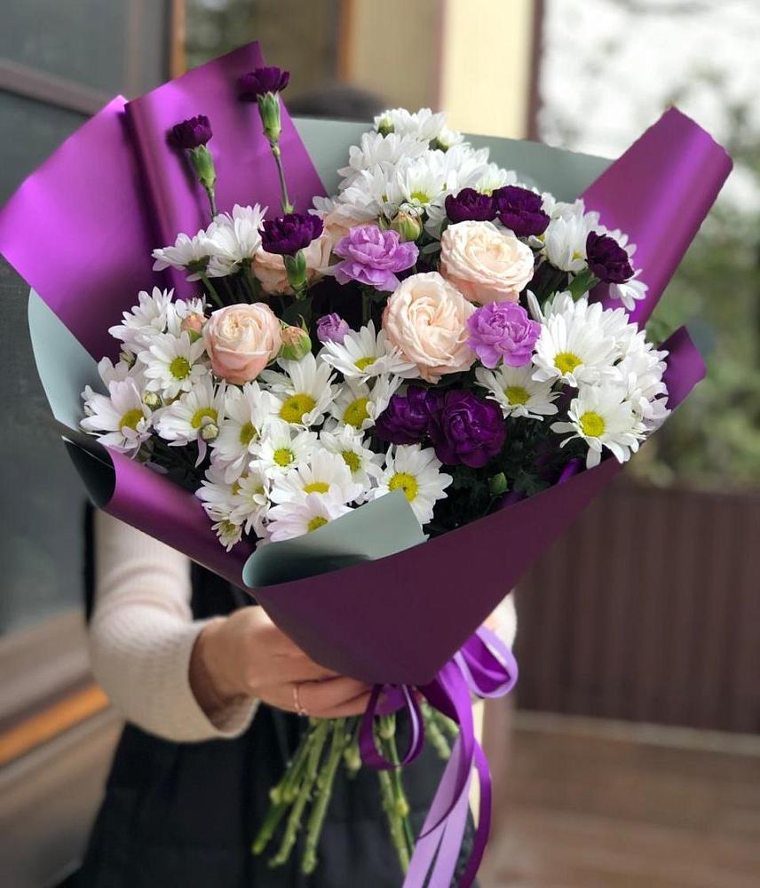 Букет цветов из: Хризантемы, Гвоздики и Розы в Высоком Мурманская область