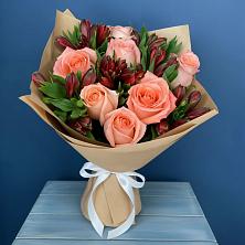 Букет цветов из:  Розы и Альстромерии в Высоком Мурманская область