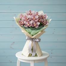 Букет цветов из:  Орхидеи и Розы в Высоком Мурманская область