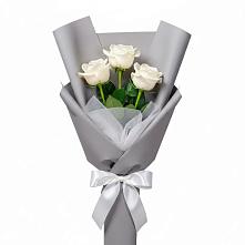 Букет 3 белые розы в Высоком Мурманская область
