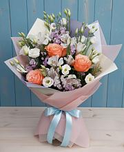 Букет цветов из:  Лизиантусы, Розы, Альстромерии и Гипсофила в Высоком Мурманская область