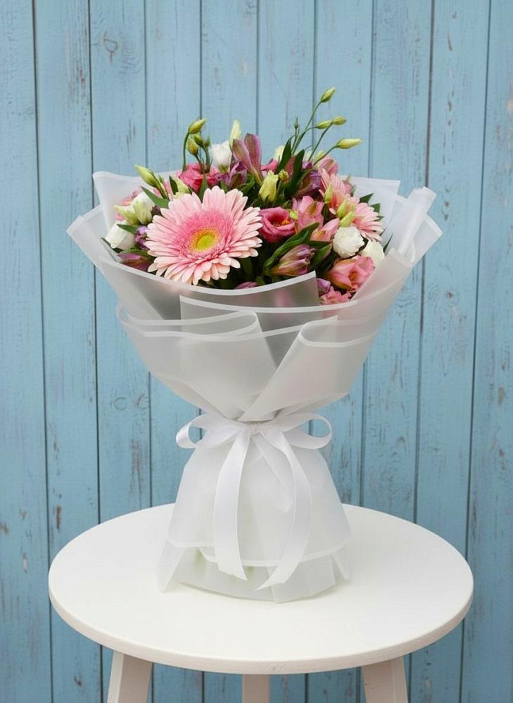 Букет цветов из: Герберы, Альстромерии и Лизиантусы в Высоком Мурманская область