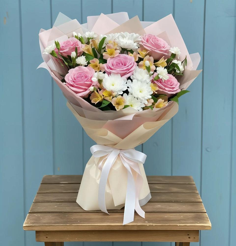 Букет цветов из: Гвоздики, Орхидеи и Розы в Высоком Мурманская область