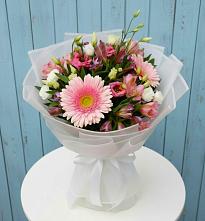 Букет цветов из:  Герберы, Альстромерии и Лизиантусы #REPLACE_PRED# Высоком Мурманская область