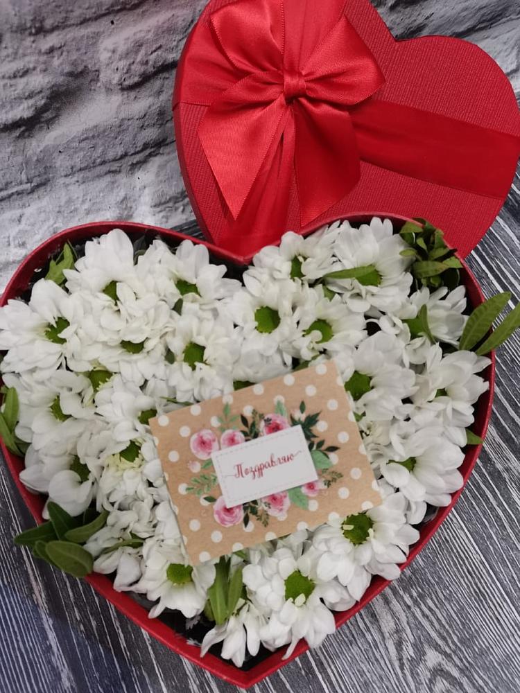 Цветочная композиция из Хризантемы в виде сердца в Высоком Мурманская область