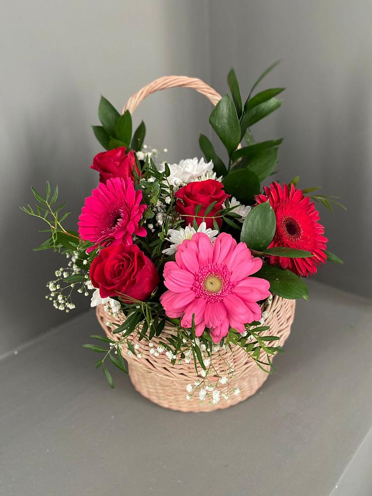 Цветочная композиция из Розы, Хризантемы и Герберы в корзине в Высоком Мурманская область