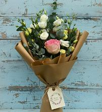 Букет цветов из:  Розы и Лизиантусы в Высоком Мурманская область