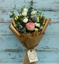 Букет цветов из:  Розы и Лизиантусы в Высоком Мурманская область