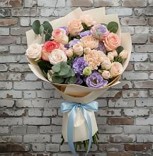 Букет цветов из:  Розы, Лизиантусы и Гвоздики в Высоком Мурманская область
