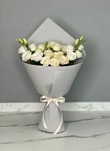 Букет цветов из:  Розы и Лизиантусы в Высоком Мурманская область